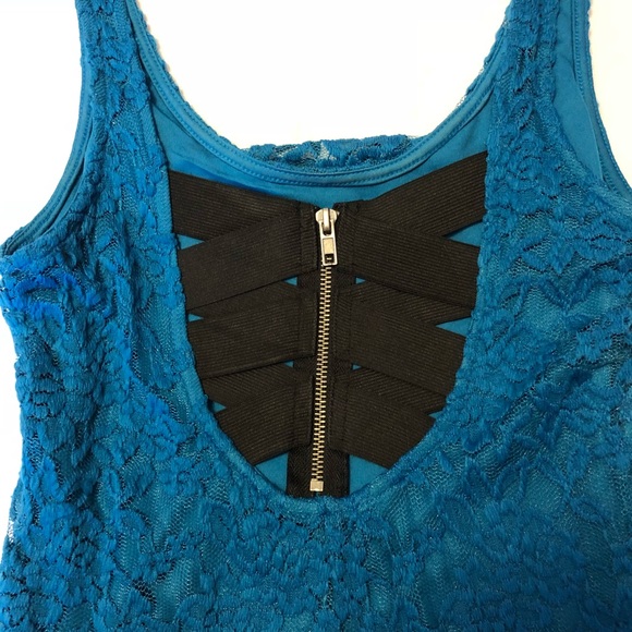 Material Girl lace stretch dress size medium - Picture 4 of 6